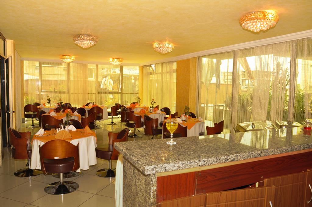 Empire Addis International Hotel エクステリア 写真