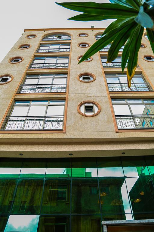 Empire Addis International Hotel エクステリア 写真