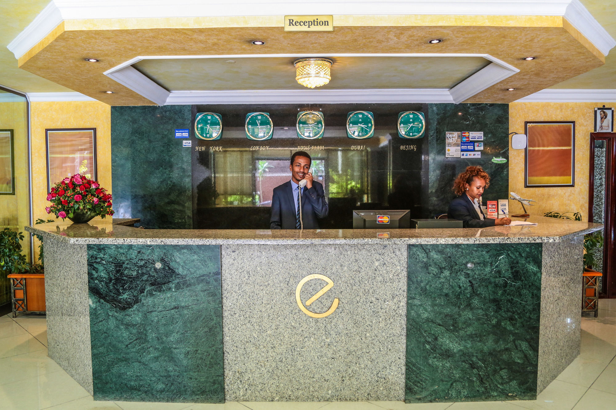 Empire Addis International Hotel エクステリア 写真